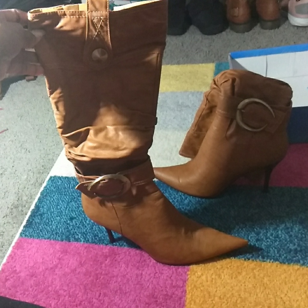 Boots - Picture 2 of 4
